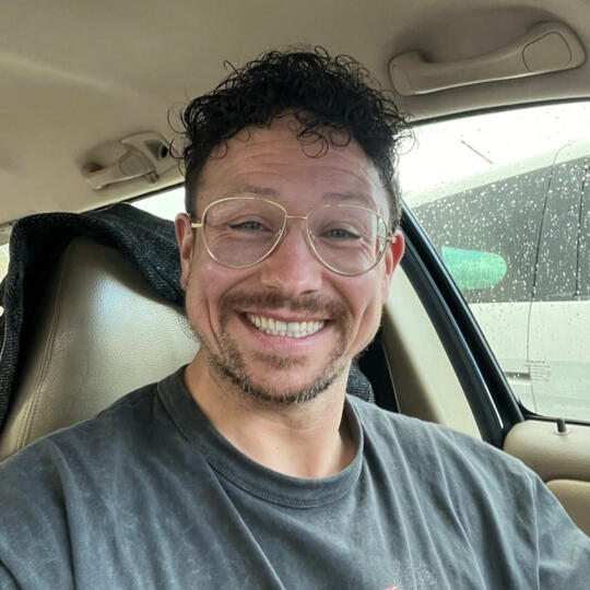 ALLUZ bv – Specialist in asfalt, grondwerken & dienstverlening Vakwerk in Oost-Nederland voor bedrijven en particulieren. Van opritten tot horeca-assistentie, wij regelen het.